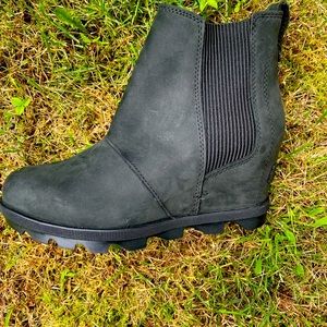 Sorel Joan of Arctic Wedge II Chelsea bootie